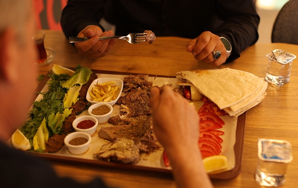 Restoranımızda servis edilen yöresel tabak