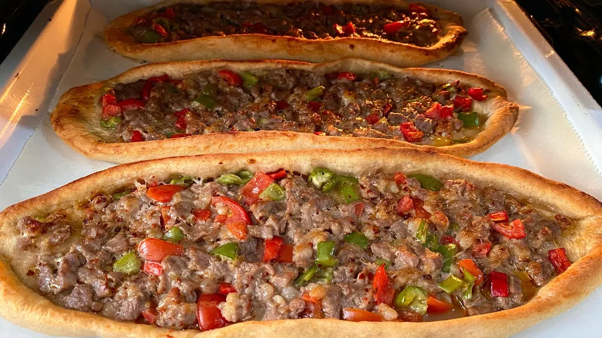 Kuşbaşılı Pide